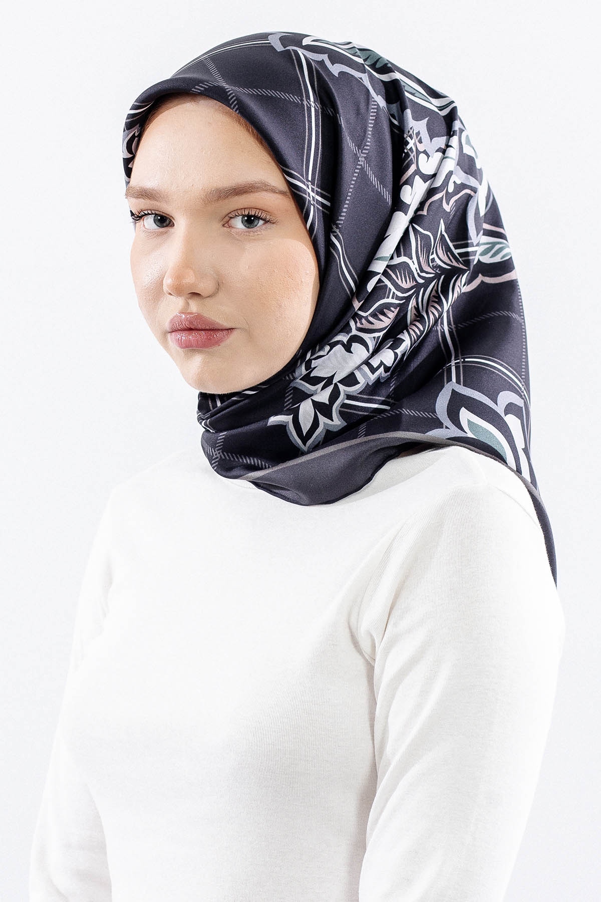 Dg14815 İpek Eşarp Kare Yaprak Tvil Kumas - Siyah - 2