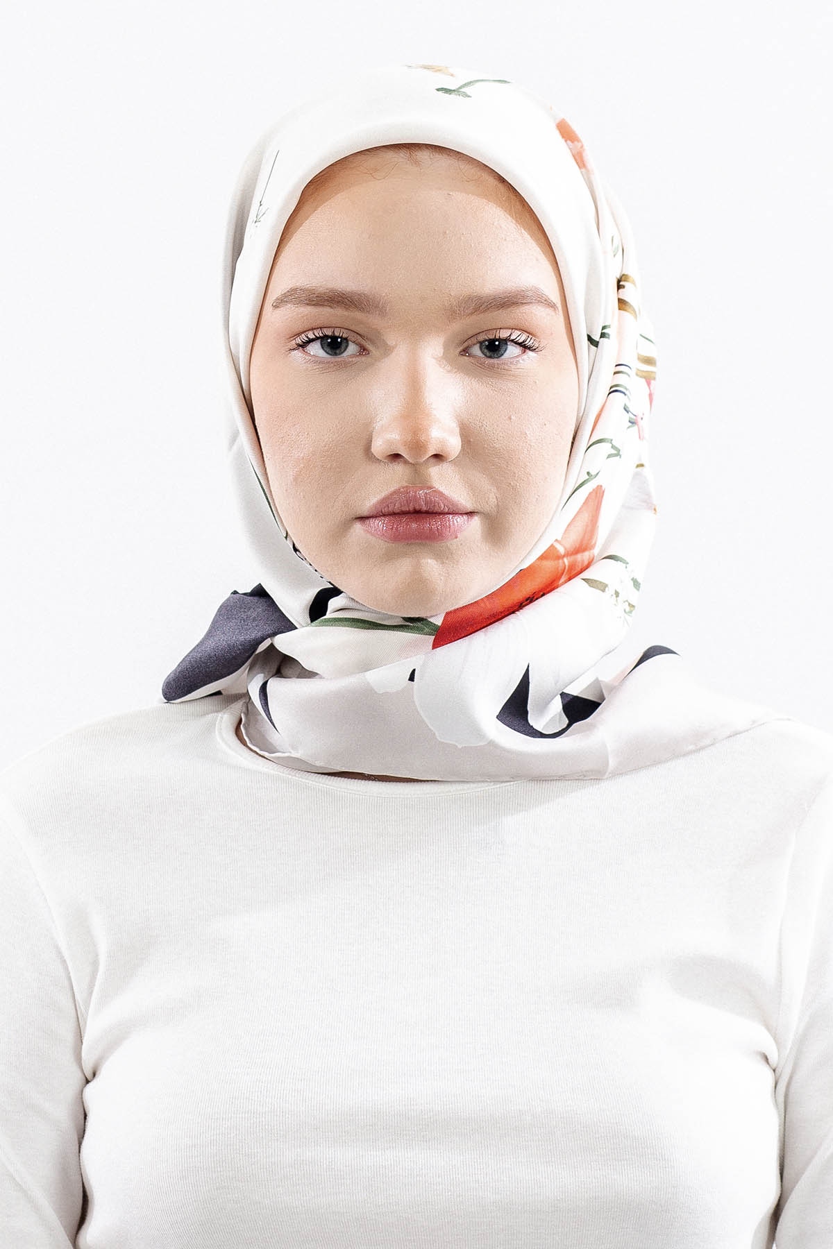 Dg14821 İpek Eşarp Nilufer Tvil Kumas - Siyah_ekru - 1