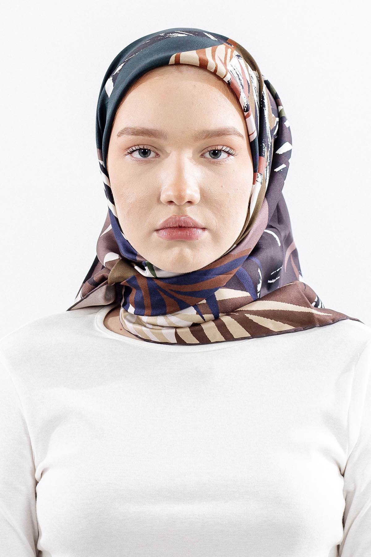 Dg14825 İpek Eşarp Palmiye Desen Tvil Kumas - Vizon - 1