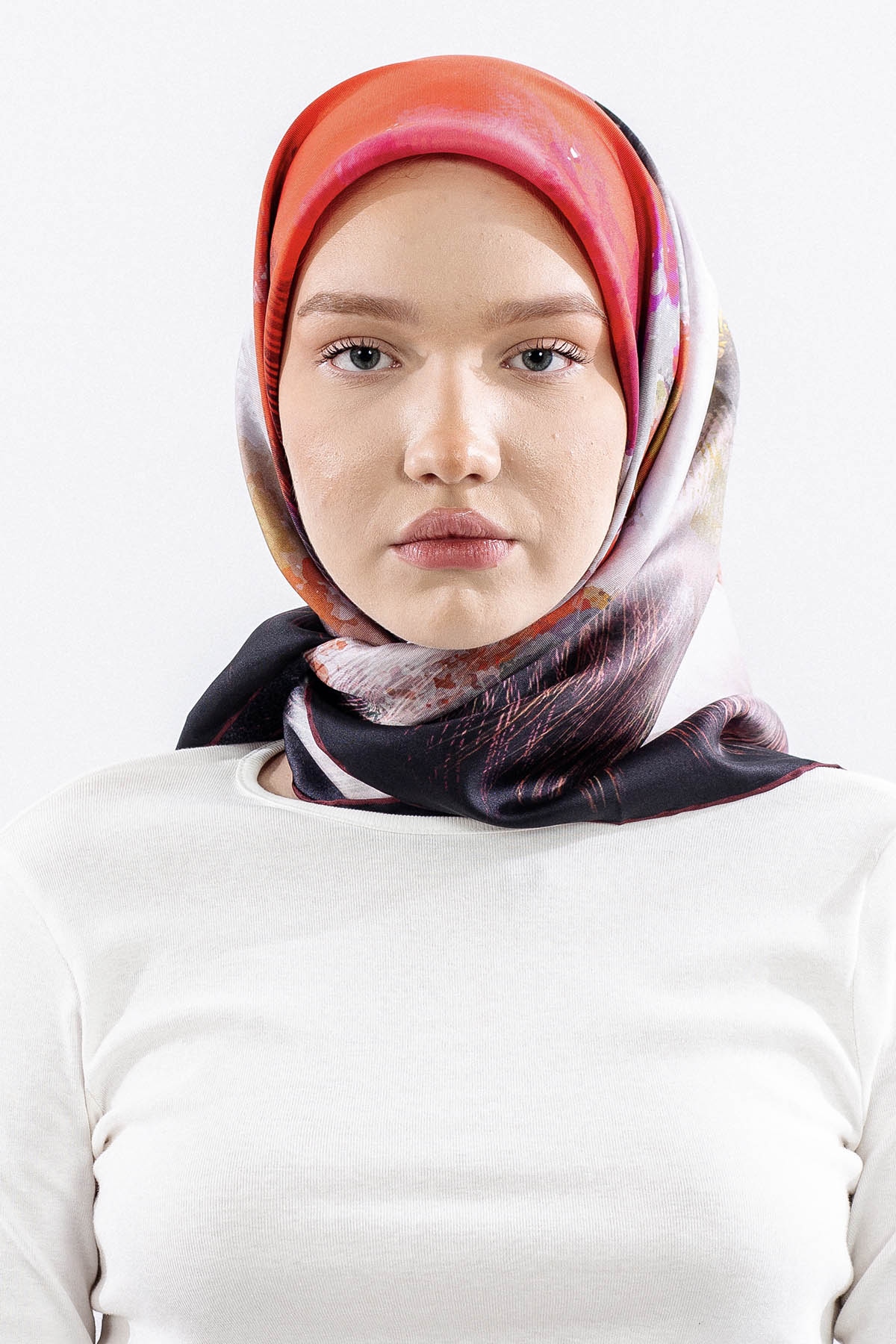 Dg14826 İpek Eşarp Flu Gul Tvil Kumas - Siyah_kirmizi - 1