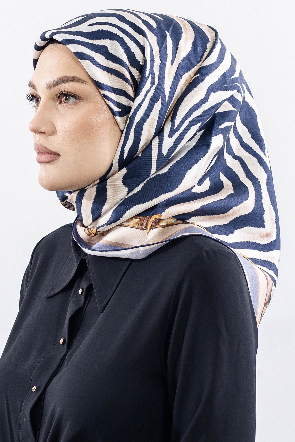 Dg14827 İpek Eşarp Tvil Kumas Zincir Zebra Desen - Lacivert - 2