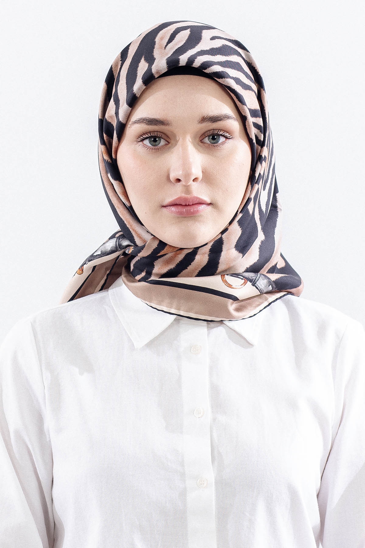 Dg14827 İpek Eşarp Tvil Kumas Zincir Zebra Desen - Siyah_vizon - 1