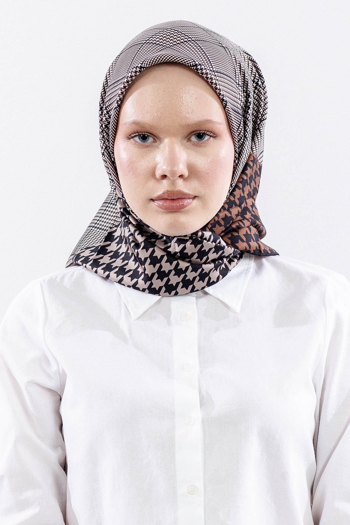 Dg7614 İpek Eşarp 90*90 Kazayagi Tvil - Siyah_kahve - 1