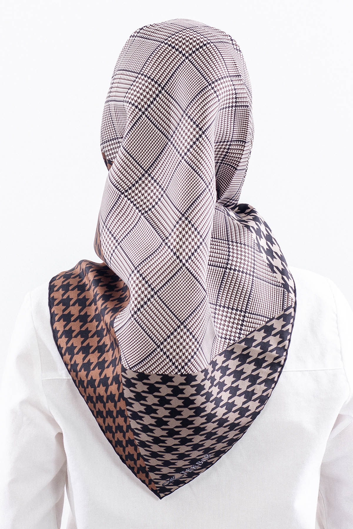 Dg7614 İpek Eşarp Kare Kazayagi Desen - Siyah_kahve - 4