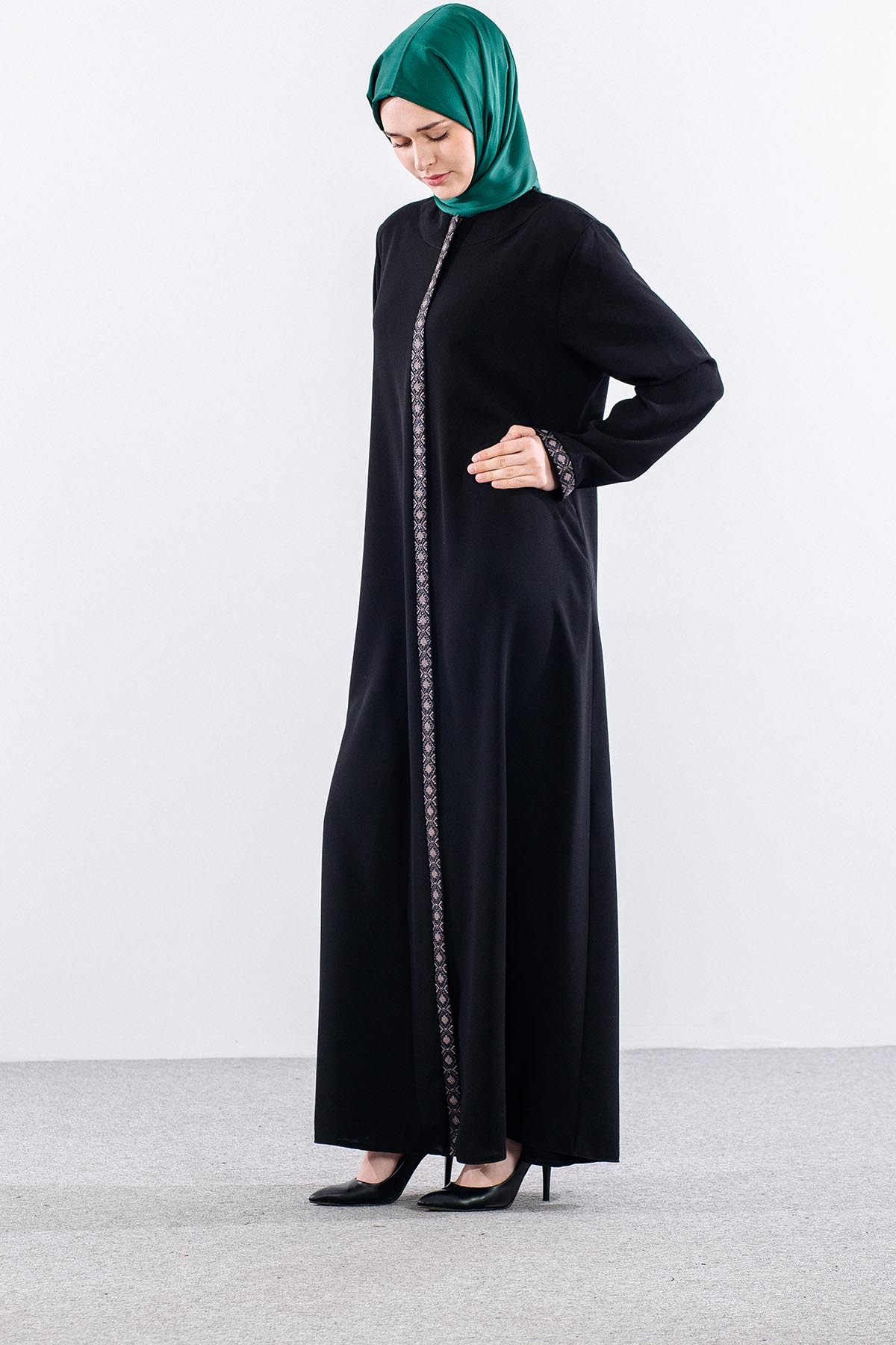 M2202 Ferace 44-60 Nakis Detay - Siyah - 4