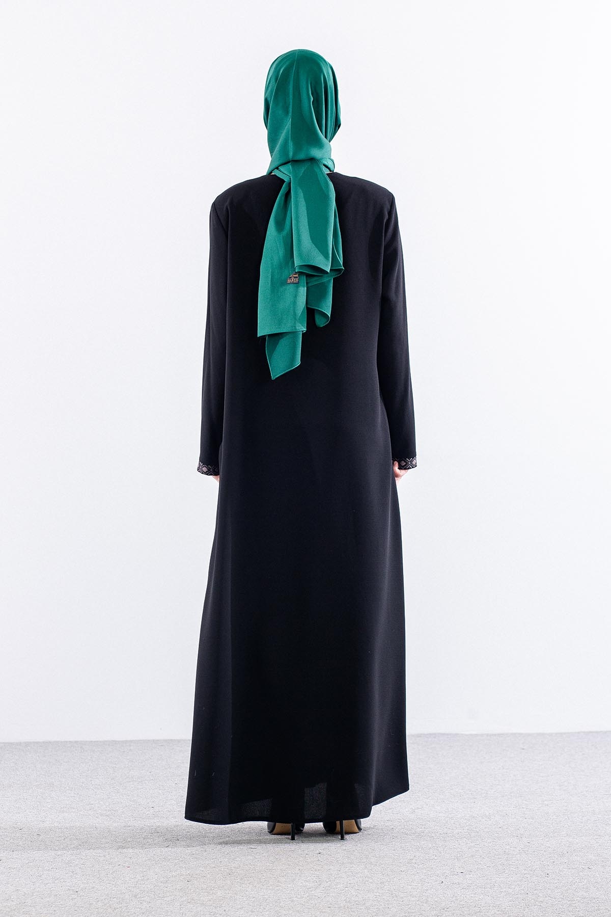 M2202 Ferace 44-60 Nakis Detay - Siyah - 5